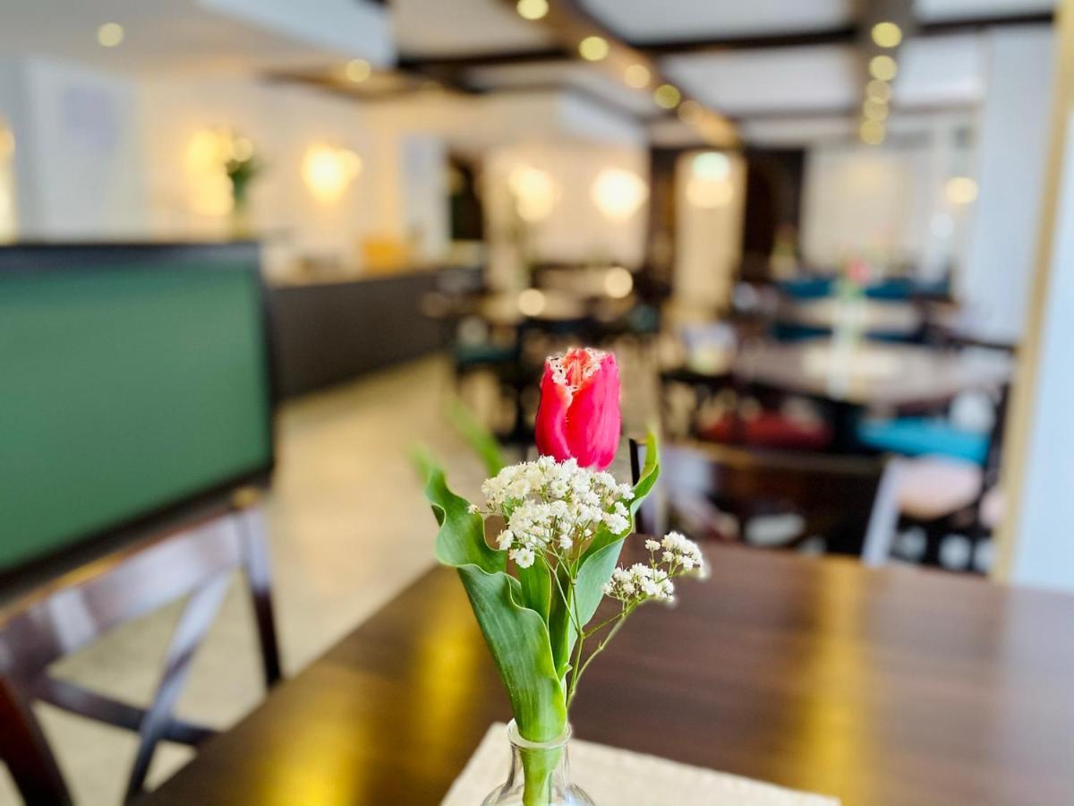 บวร์คโฮเทล เนือร์นแบร์ค Hotel Nuremberg ภายนอก รูปภาพ